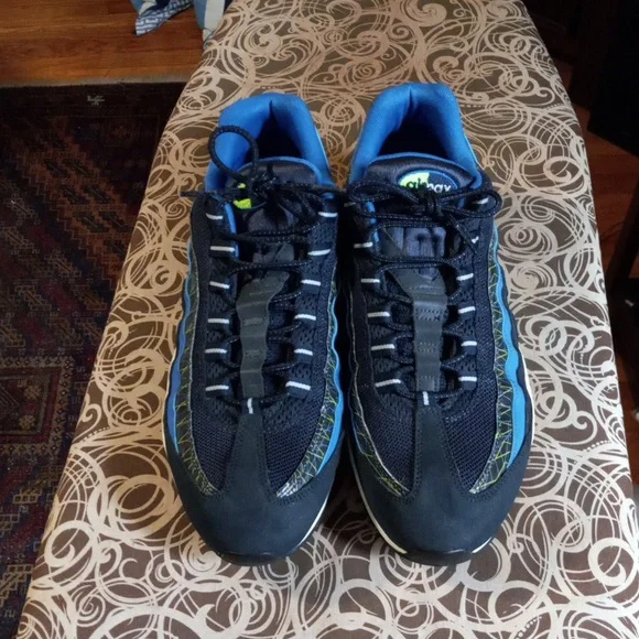 I'm selling my airmax 95 good condition used - Picture 11 of 11